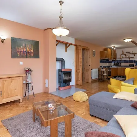 With Fireplace 10 * Grubine