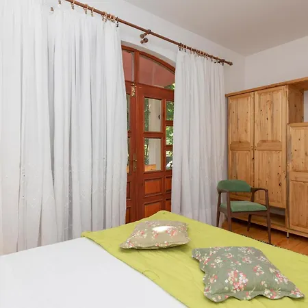 With Fireplace 10 Vikendica *