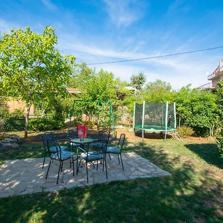 With Fireplace 10 Vikendica *