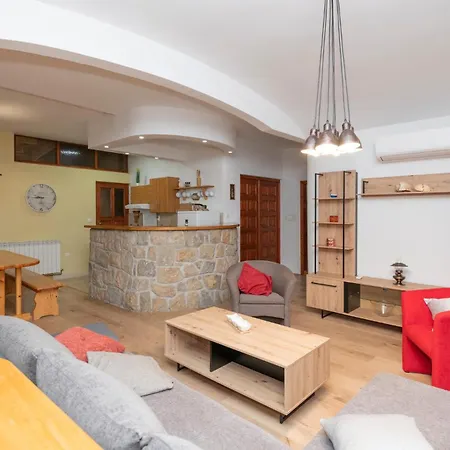 With Fireplace 10 Vikendica Grubine