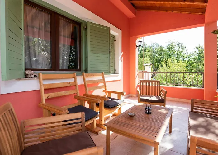 With Fireplace 10 * Grubine