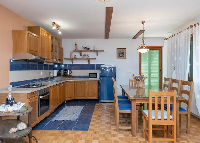 With Fireplace 10 * Grubine