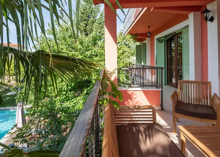 With Fireplace 10 Tatil Evi