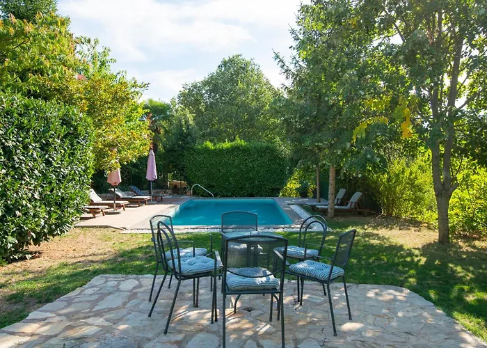 With Fireplace 10 Tatil Evi