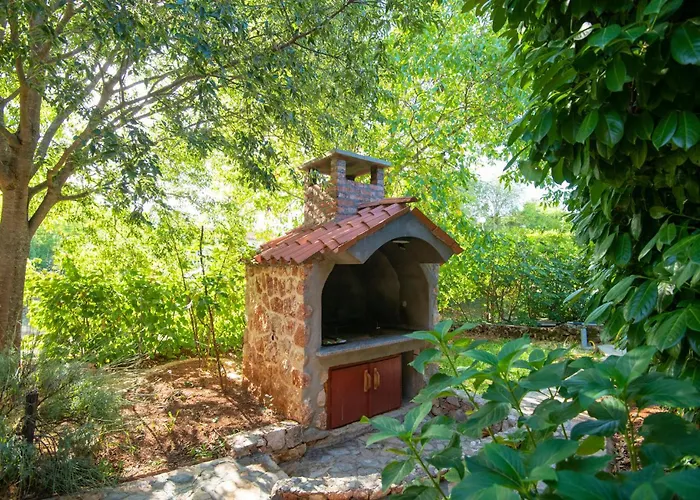 With Fireplace 10 * Grubine