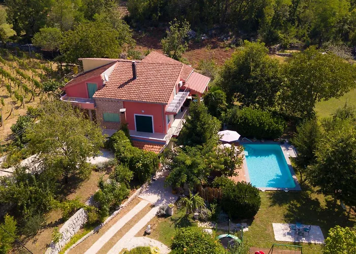 With Fireplace 10 * Grubine